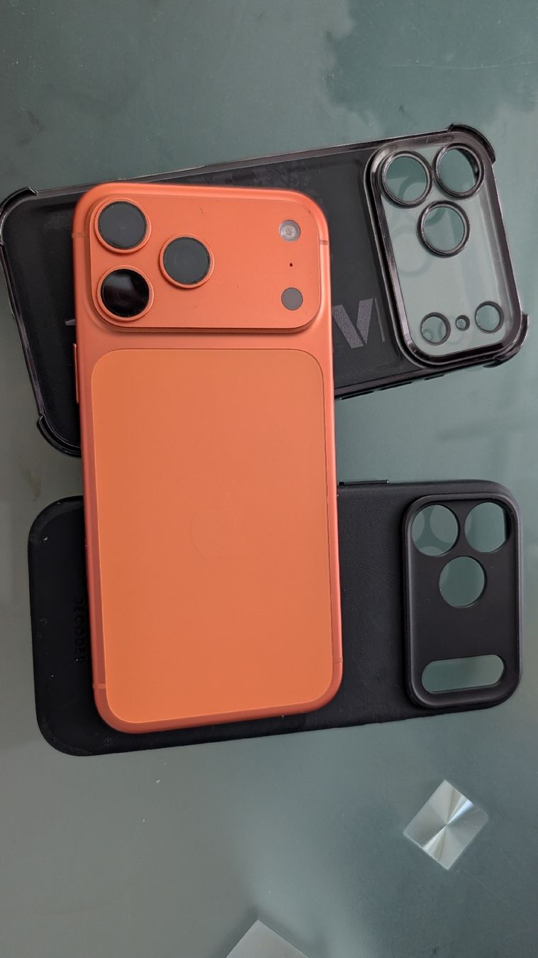 Apple Handys / Smartphones: iPhone 17 Pro Max Orange mit Garantie – Gebraucht aus Luzern von Travelblogger 1