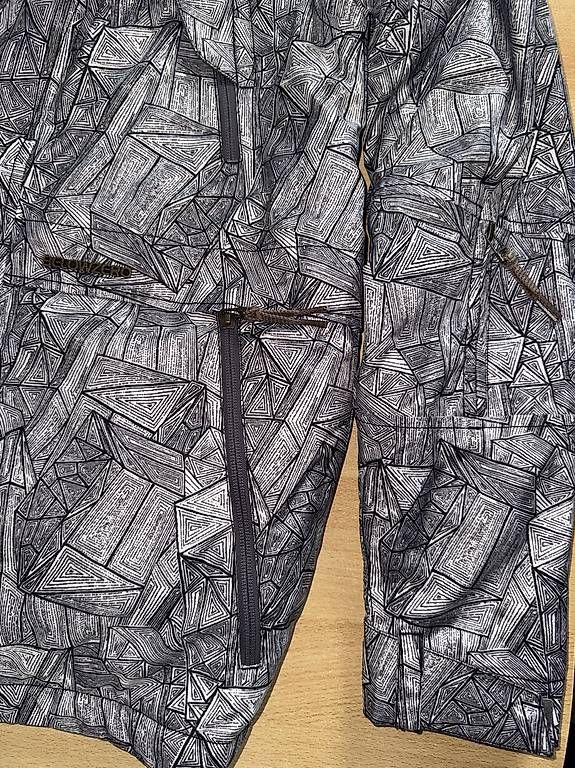 Jacken: Gr. M - Belowzero Ski-/Snowboardjacke, 10000 mm Wassersäule – Gebraucht aus Zug von Luca_01_ 4