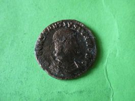 uralte Bronzemünze 18 mm     2.20 g