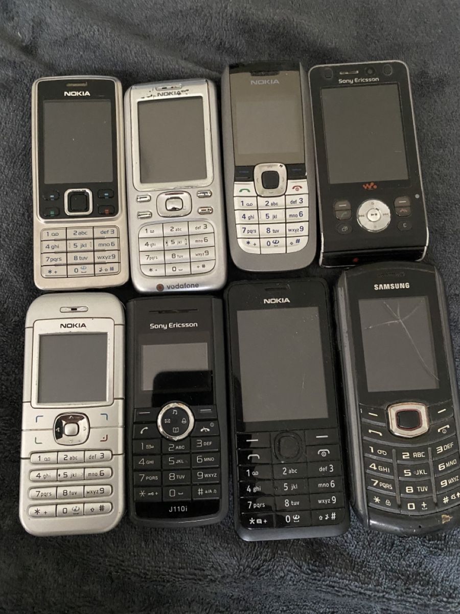 Nokia Telefoni cellulari / Smartphones: Handy Sammlung: Nokia, Sony Ericsson, Samsung - Retro! – Difettoso da Wengen venduto da rotstock1696