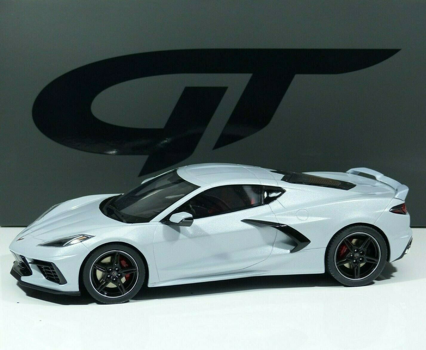Chevrolet Modellautos: CORVETTE C8 2020 HELLGRAU 1:18 GT-SPIRIT – Neu und originalverpackt aus Suhr von Moebelsiralfred 1