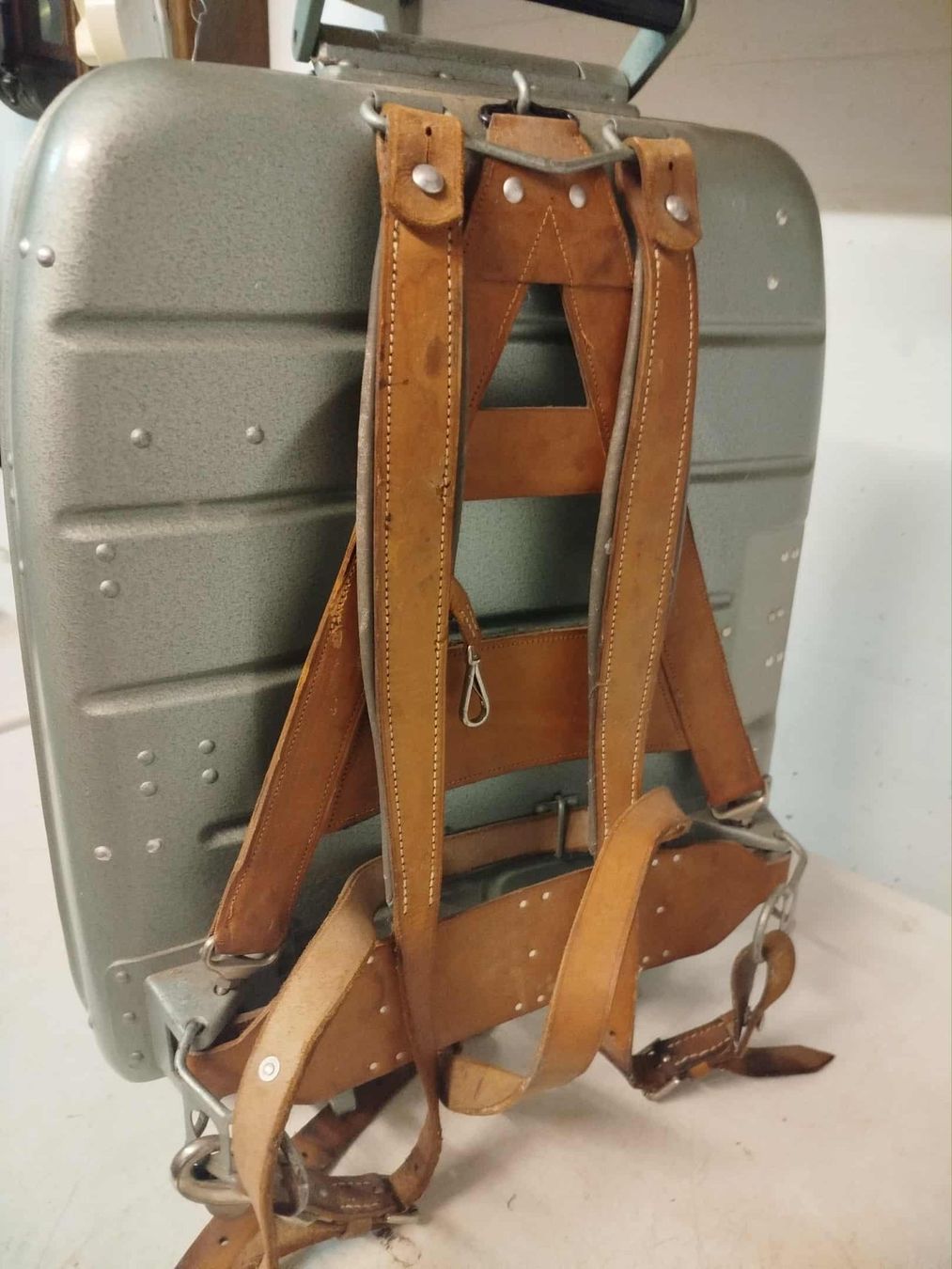 Attrezzature mediche: Ancien respirateur portable – Usato da La Chaux-de-Fonds venduto da Emmaus2300CDF 1