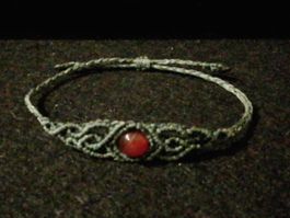 handgemachtes Makramee Armband mit Karneol Perle