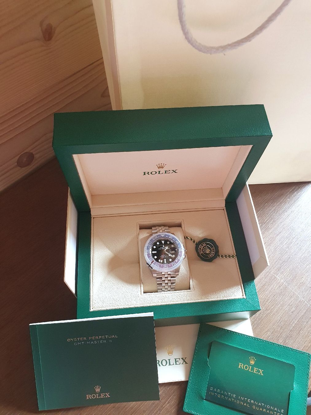 Rolex Orologi: Rolex GMT-MASTER II 126710BLRO 2023 MARK 2 mint condition – Nuovo (secondo la descrizione) da Genève venduto da VMVI 3