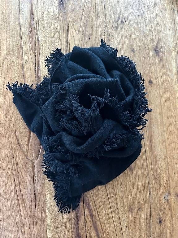 Repeat Foulard & Sciarpe: repeat Kaschmir Dreieckstuch Fransen schwarz – Usato da Zürich venduto da yves-fck 2