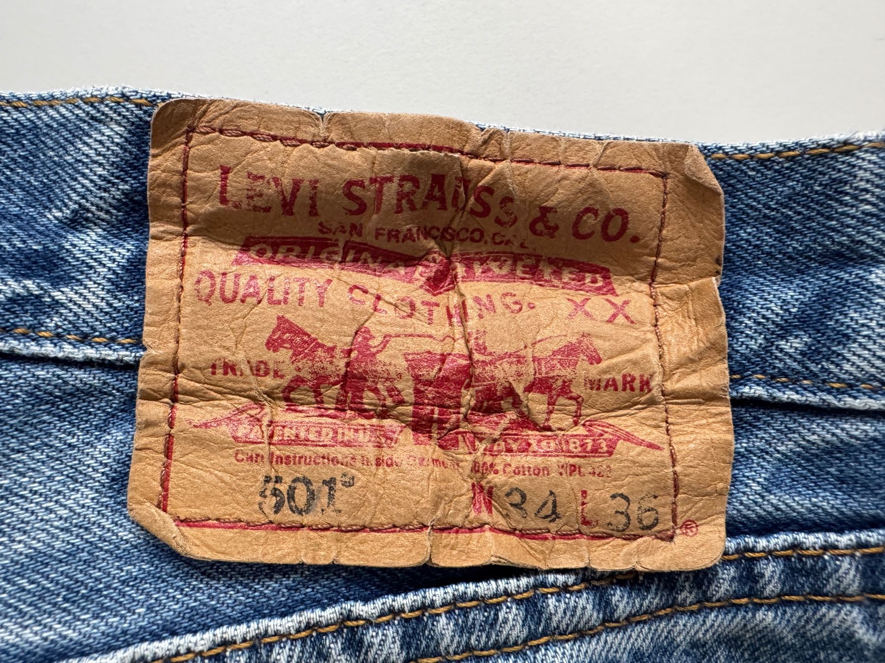 Levi's Jeans: Levis 501 denim W34 L36 with history – D'occasion à Neuchâtel par _Easy_to_Find_ 1