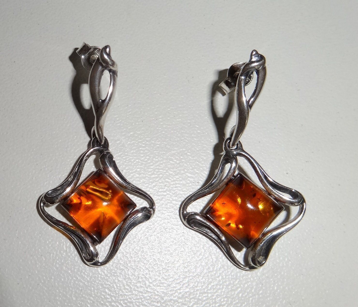 Orecchini pendenti & Orecchini a lobo: Bernstein Ohrstecker 925 Silber – Nuovo e nell'imballaggio originale da Visp venduto da steinschmuckwelt