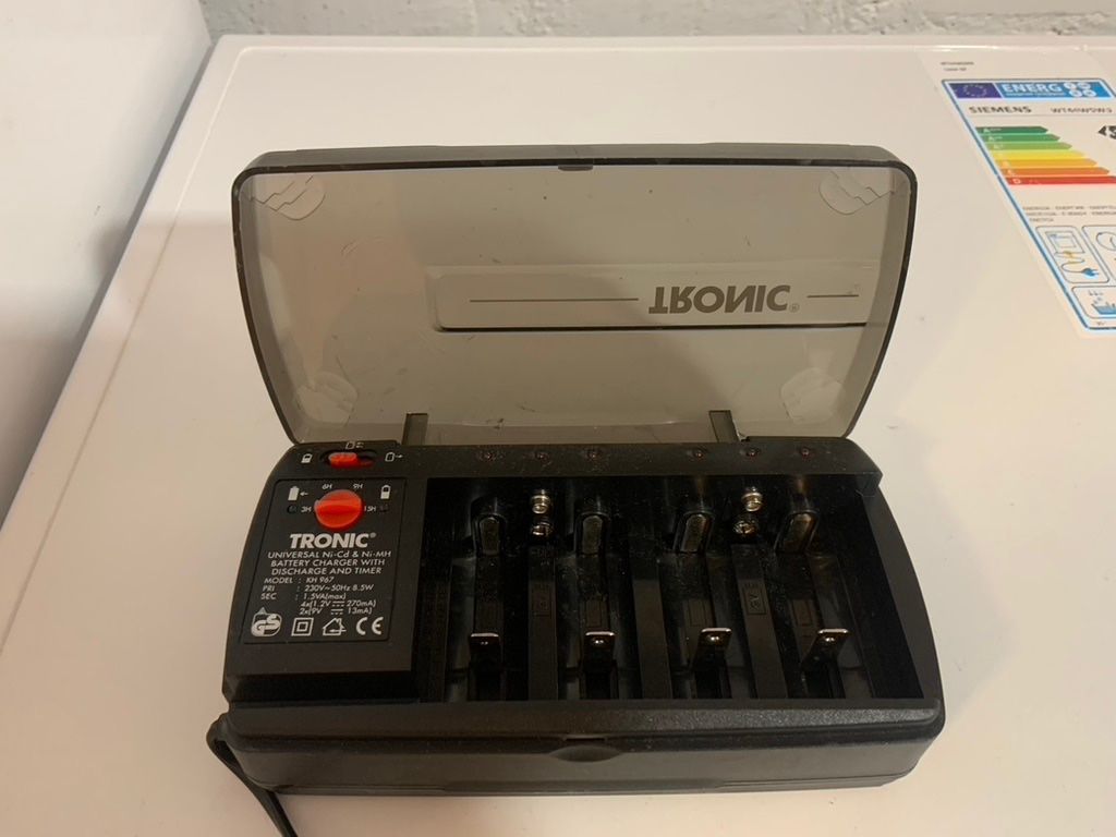 Caricatori & Batterie: Universal-Schnellladegerät "Tonic" – Usato da Therwil venduto da Zak0 2