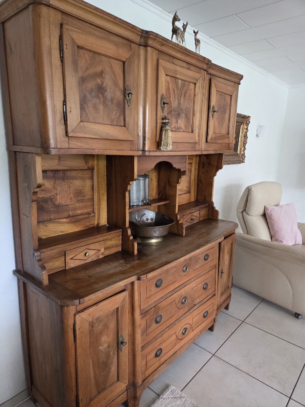 Buffets: Nussbaumbuffe antik – D'occasion à Dietwil par mb54