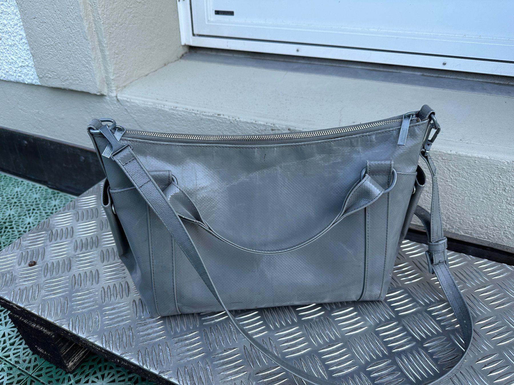 Freitag Taschen für Damen: Freitag Tasche R120 Austen – Gebraucht aus Gümmenen von FelizitasHermann 1