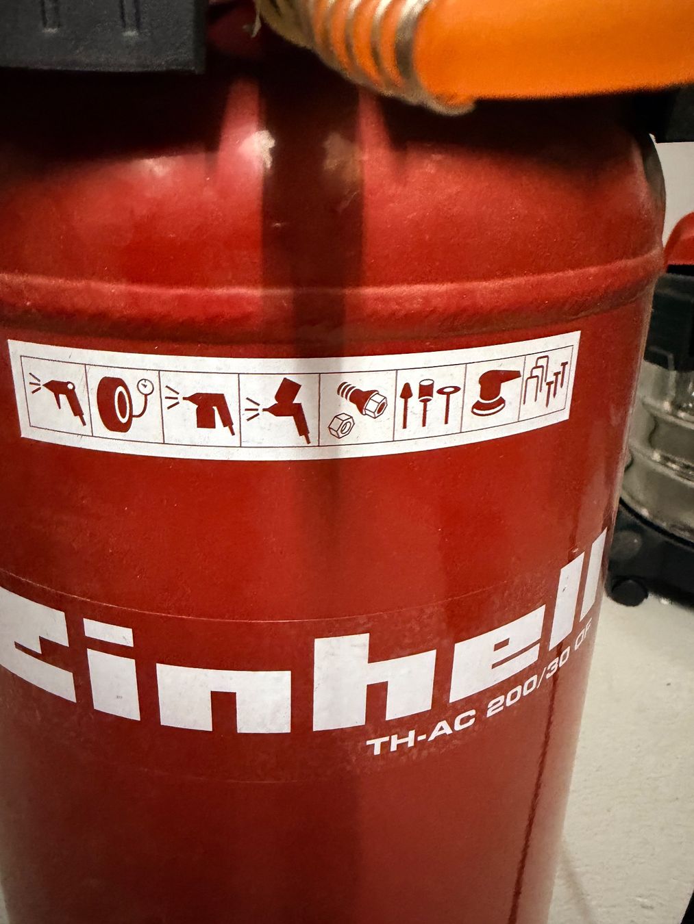 Compressori: Einhell Kompressor TH-AC 200/30 Top Zustand Sommeraktion – Usato da Oftringen venduto da reneechen 2