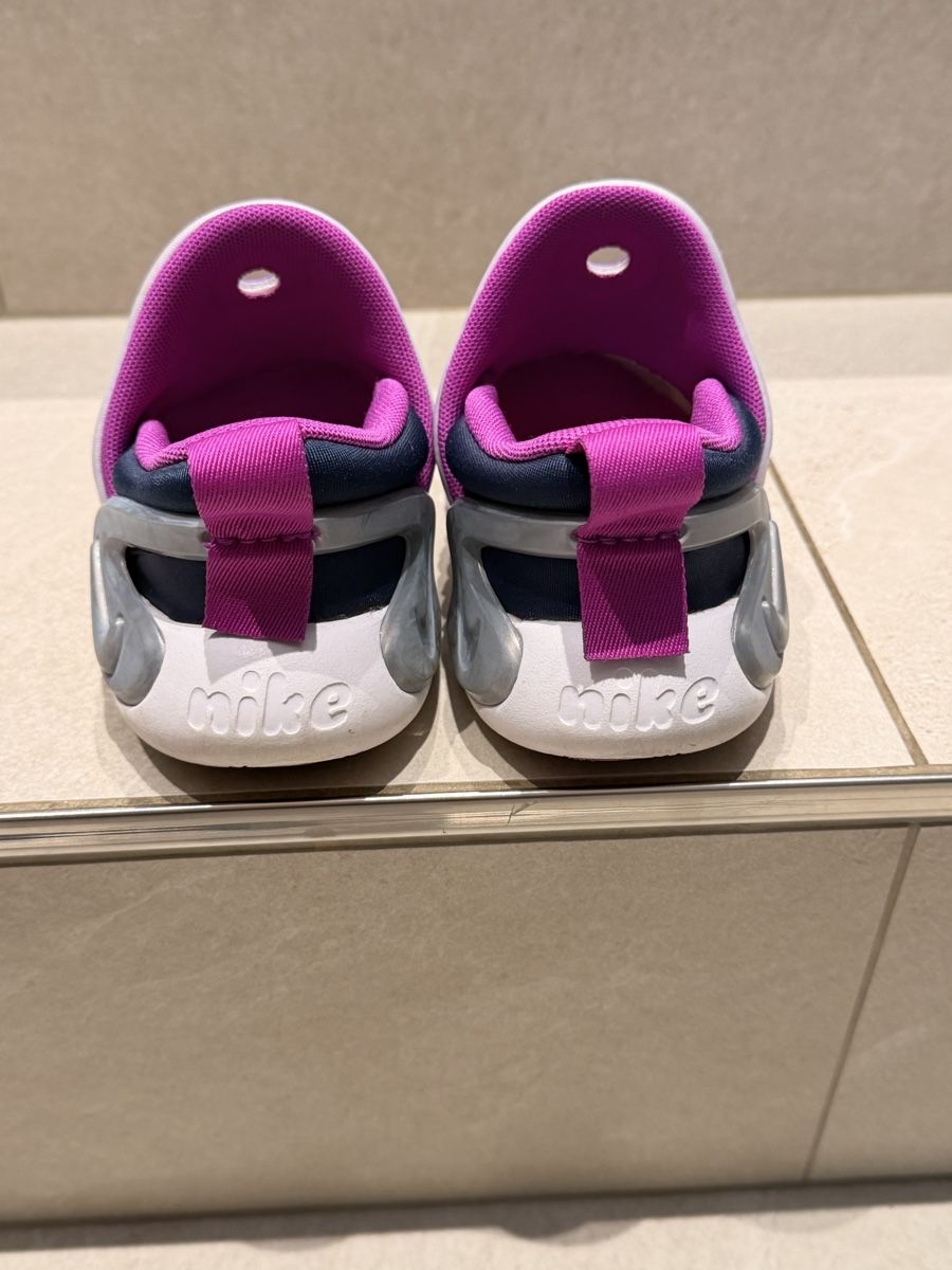 Nike Chaussures filles: Nike Sneaker Dynamo, 27, Mädchen, silber-rosa – Neuf (Voir description) à Wilen b. Wil par carpediem25 4