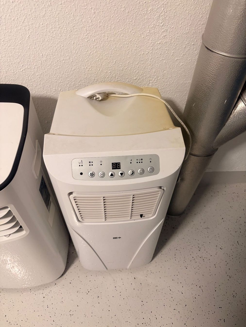 Climatiseurs: 2 mobile Klimageräte im Konvolut – D'occasion à Wittenbach par Leuchte26 1