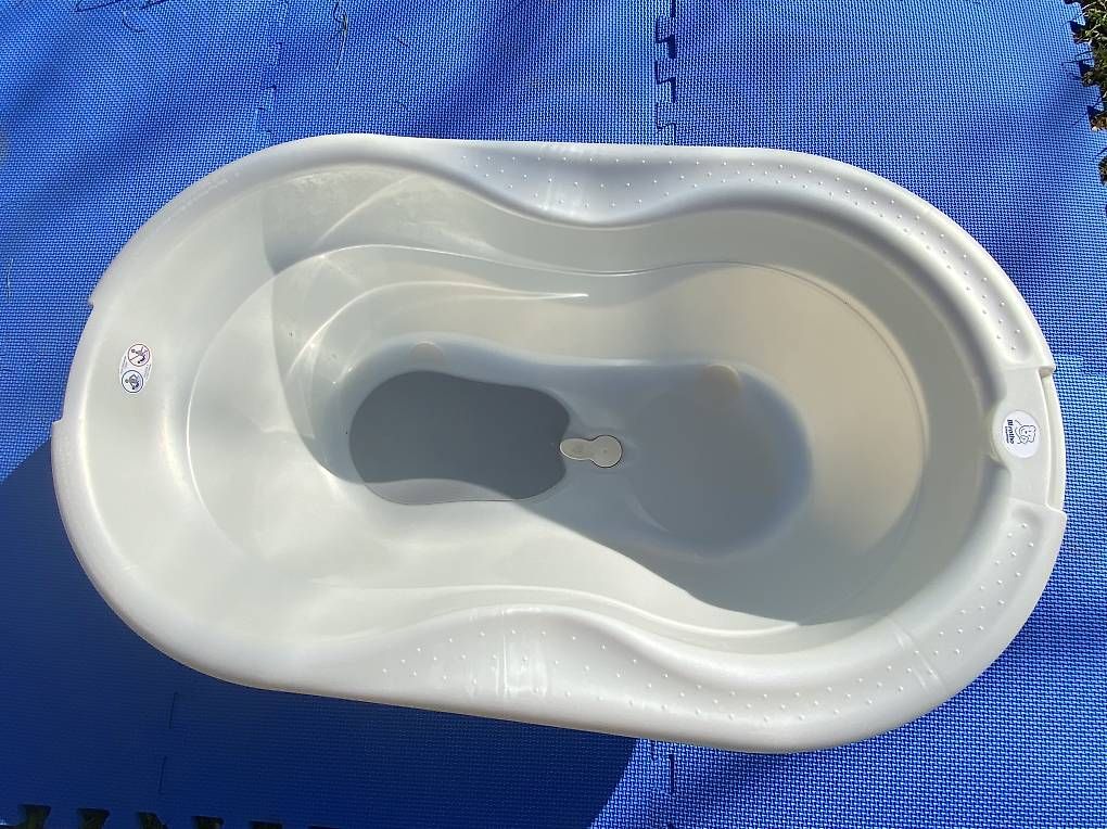 Badewannen: Babybadewanne mit Gestell zu verschenken – Gebraucht aus Hinwil von Th0mz