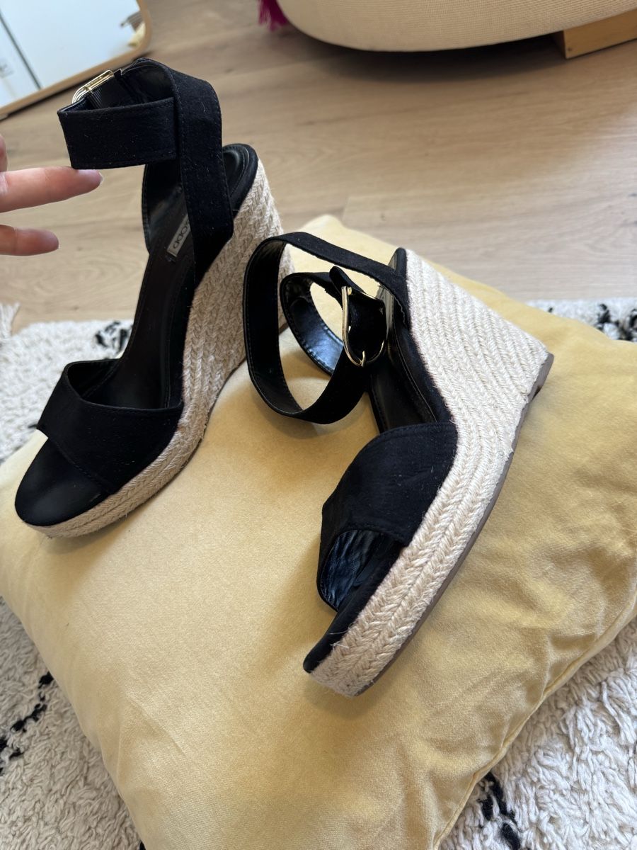 Damenschuhe: Sommersandalen von even&odd Grösse 41 – Gebraucht aus Buchs ZH von crazyhandbaggirl123 1