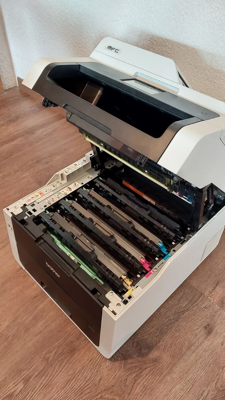 Brother Drucker: Multifunktionsdrucker Brother MFC-9330CDW – Gebraucht aus Bauma von molpli 2