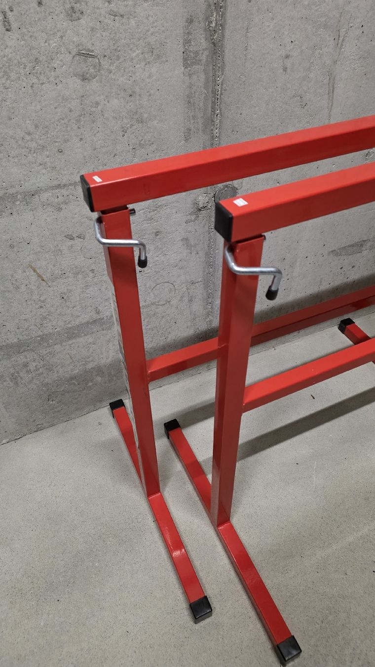 Tutti gli attrezzi: 2x Metall Arbeitsbock / Werkstattbock rot, stabil – Usato da Aegerten venduto da R4iM0N 2