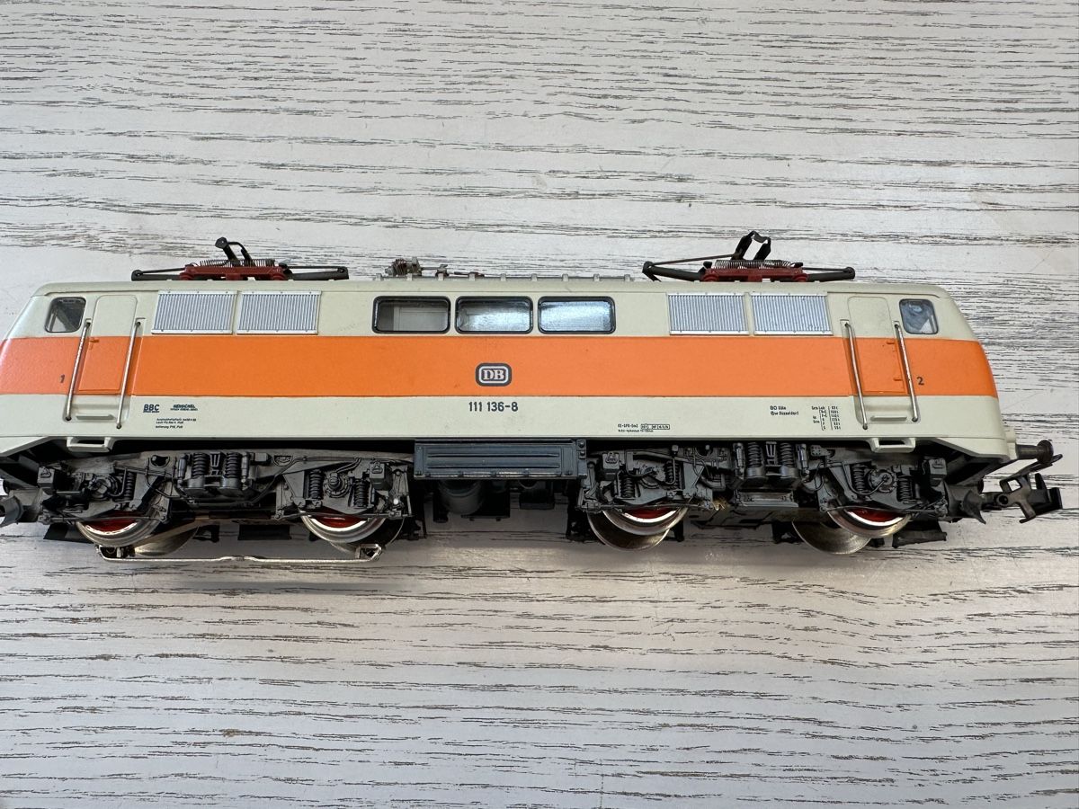 Märklin Modellini di ferrovie: Märklin 3155 DB BR 111 – Usato da Lupsingen venduto da New-Haven 3