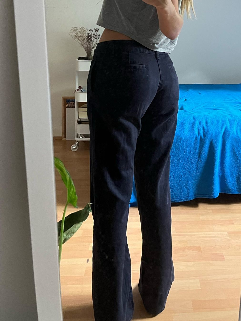 Jeans: J. Galt Low-Waist Dark Blue Pants – Usato da Basel venduto da das_7wzs 1