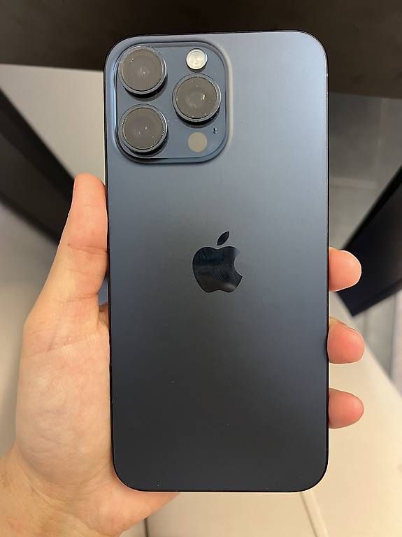 Telefoni cellulari / Smartphones: Iphone 15 pro max 1 tb – Usato da Zuchwil venduto da Sevval.D 2