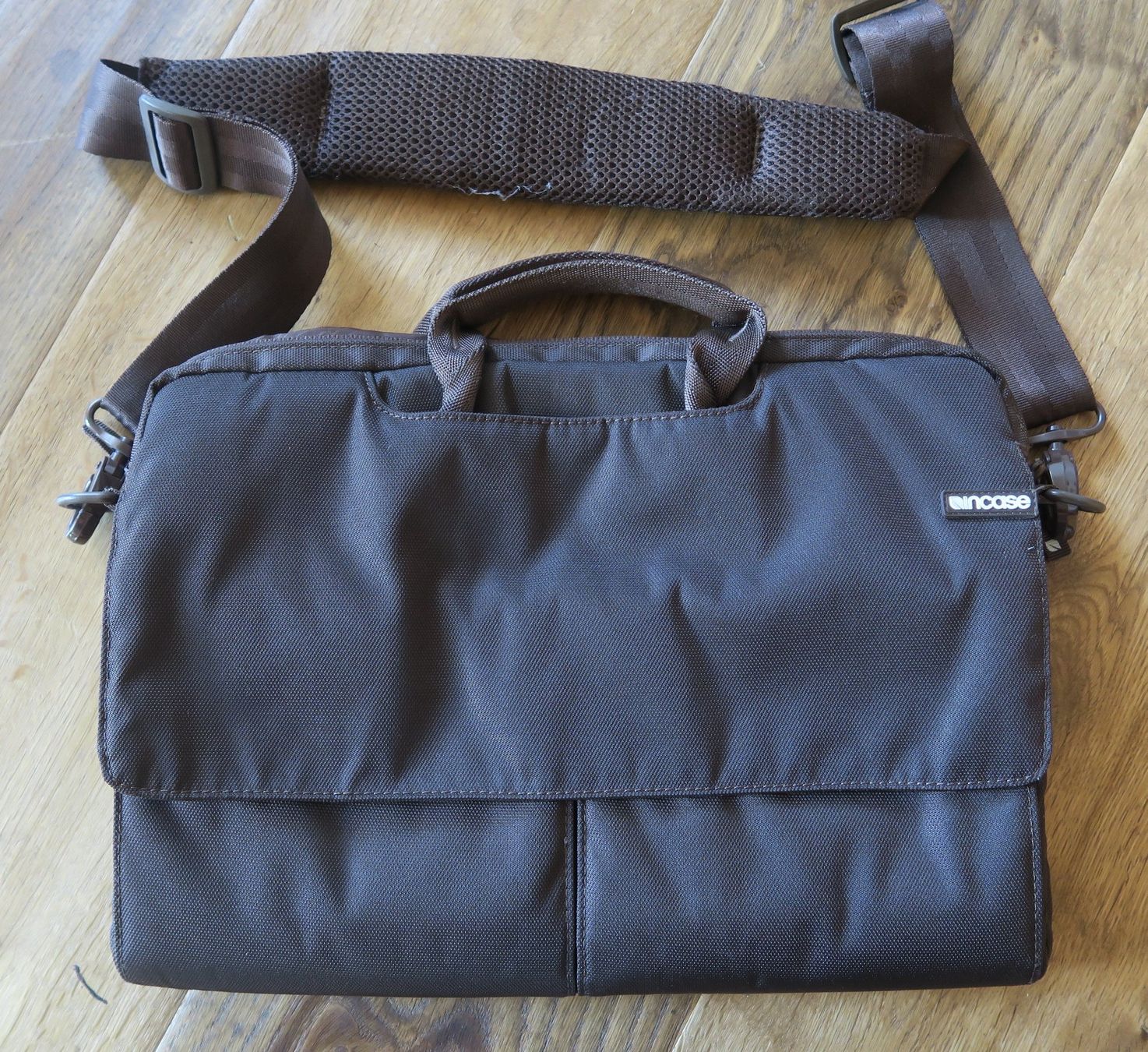 Incase Taschen: Incase Laptoptasche – Gebraucht aus Rüti ZH von Xokimilko