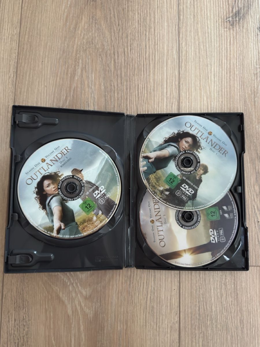 Tous les DVDs: Outlander Staffel 1, Volume 1 – D'occasion à Sarmenstorf par Nathaliie_21 2
