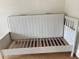 Einzelbett + hochwertige Matratze