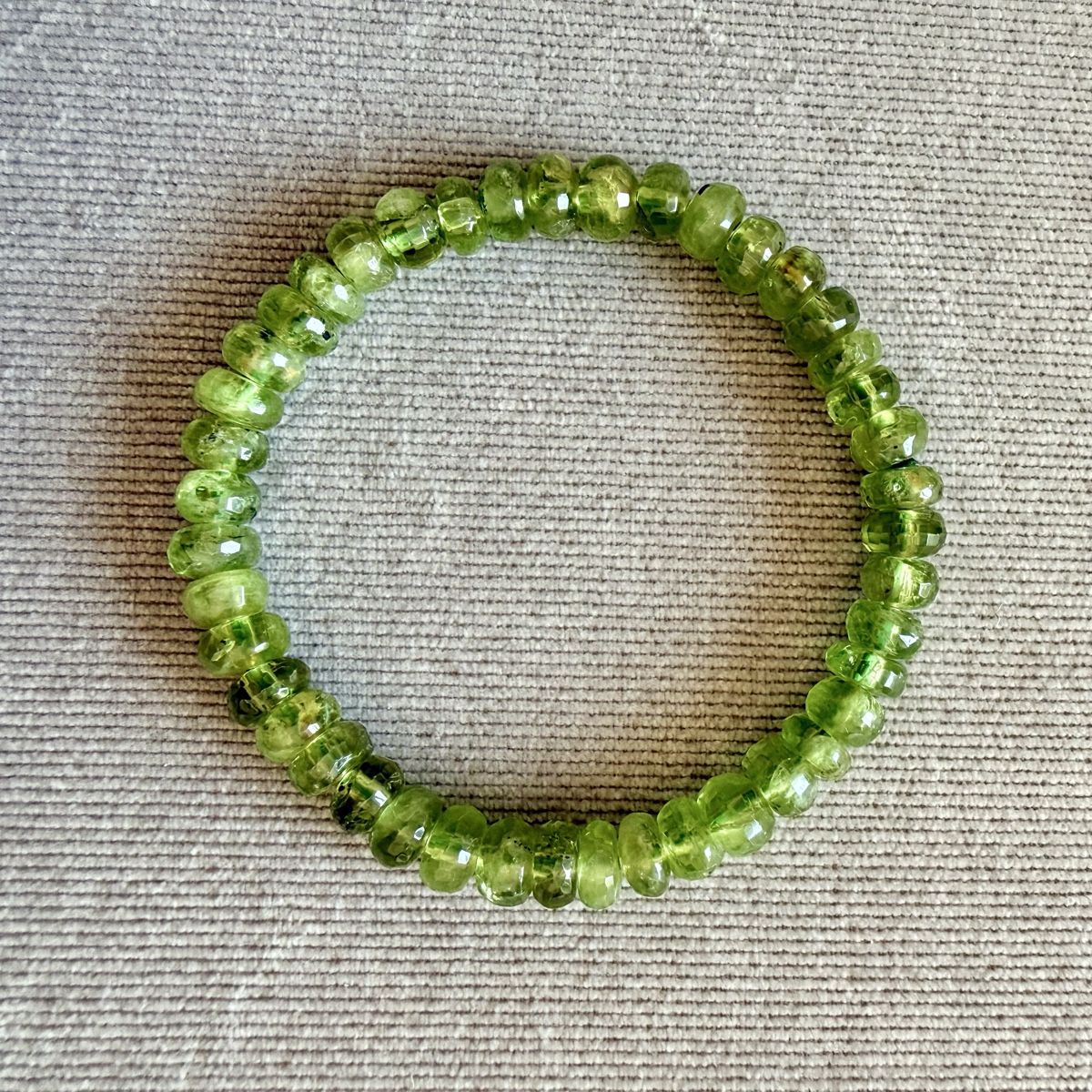 Armbänder & -reifen: Bracelet en Péridot naturel  – Neu (gemäss Beschreibung) aus Marly von Nor_al3
