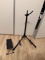 Gitarrenständer und Fussbank schwarz gut erhalten