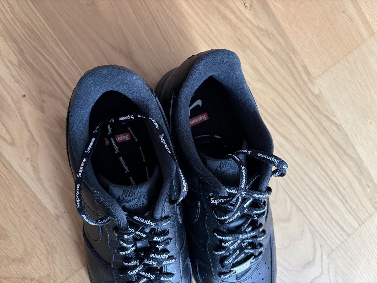 Nike Scarpe da uomo: Nike Air Force 1 Low Supreme – Nuovo (secondo la descrizione) da Solothurn venduto da fab_y5pk 5
