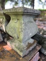 2 Sockel für Figuren, Skulpturen und Statuen