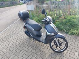 Roller PIAGGIO Liberty 125 iGet ABS