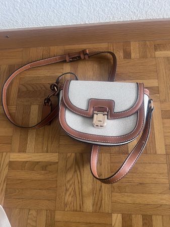 Herbst Tasche: Neuwertige Umhängetasche in Beige & Braun