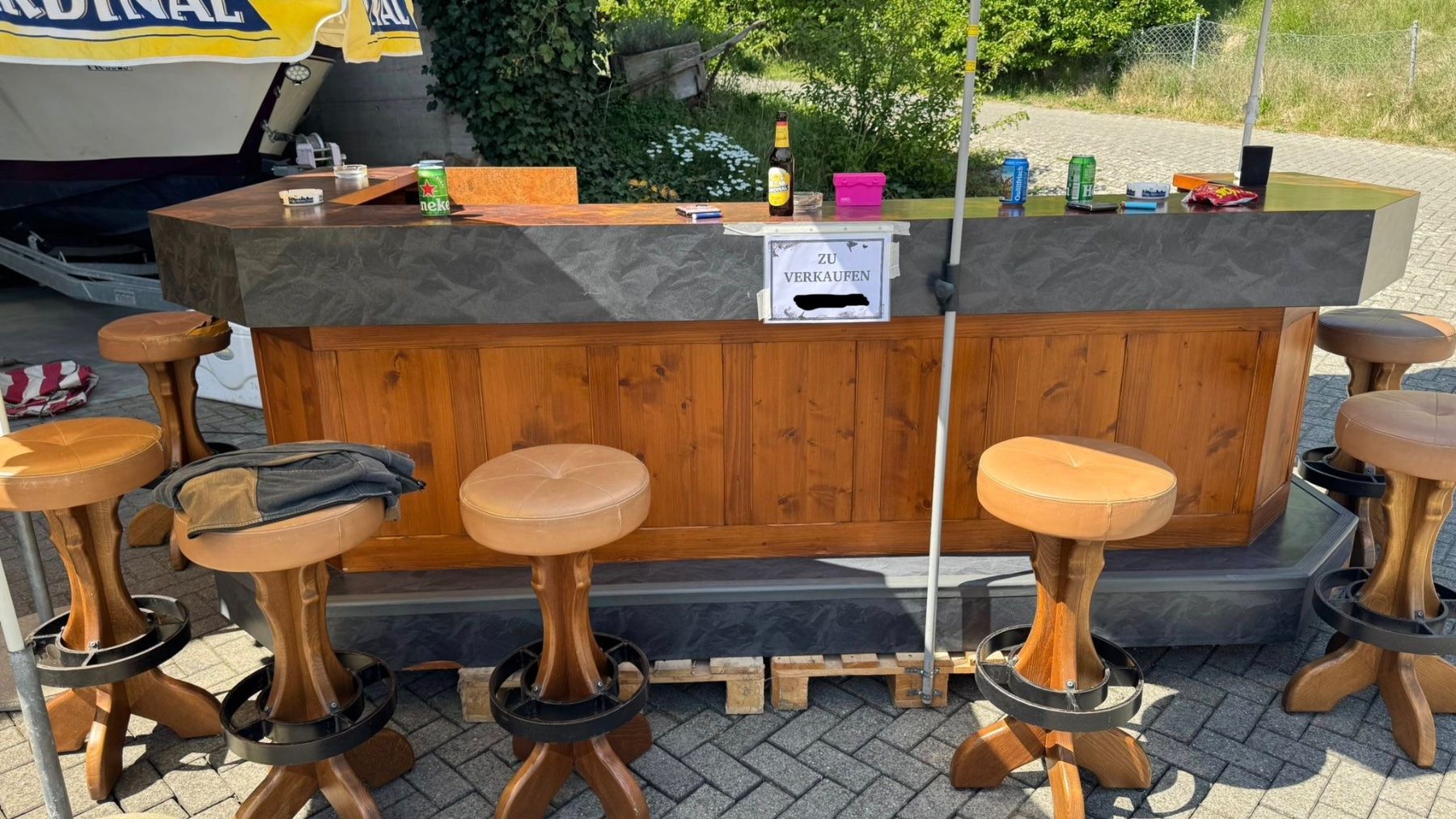 Allestimento di negozi e stand fieristici: Bar – Usato da Düdingen venduto da Sargent 5