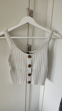 Weisses H&M Crop-Top mit Holzknöpfen, Grösse S
