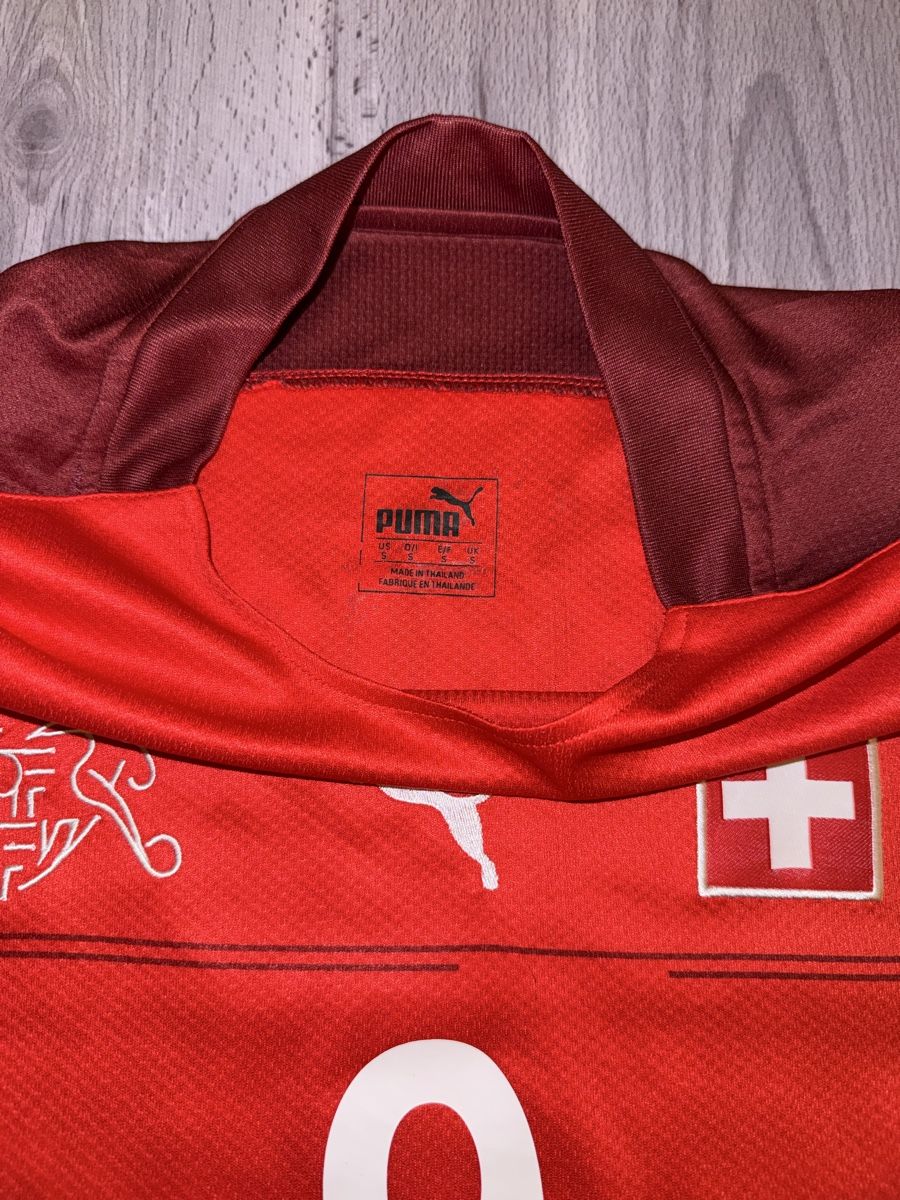 Schweizer Nati Canottiere & Pantaloni: Maillot suisse Okafor S – Nuovo e nell'imballaggio originale da Porrentruy venduto da fee_24 2