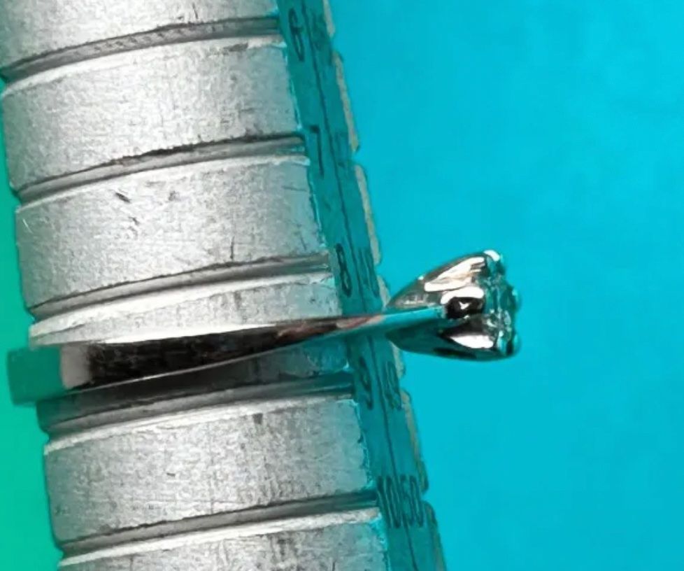 Anelli: Weissgoldring Diamant 0.1 ct (48.5) – Usato da Laufen venduto da belleskulptur 3