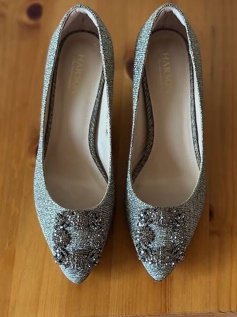 Scarpe da donna: Pumps, Gr. 37, Silber mit Goldschimmer – Nuovo (secondo la descrizione) da Belp venduto da mar_d6w8 1
