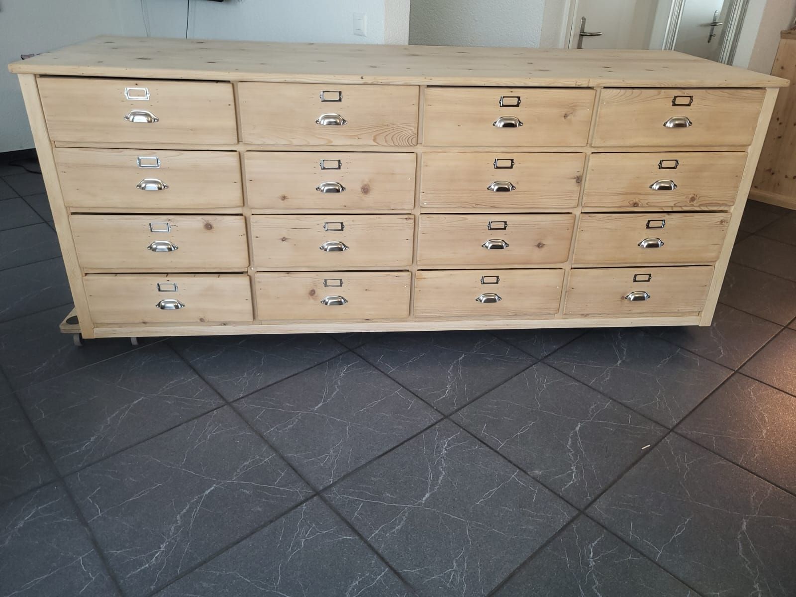 Commodes: Wunderschöne antike Apothekerkommode restauriert – D'occasion à Hofstetten SO par famburgert