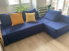 Canapé lit Ikea bleu foncé en parfait état