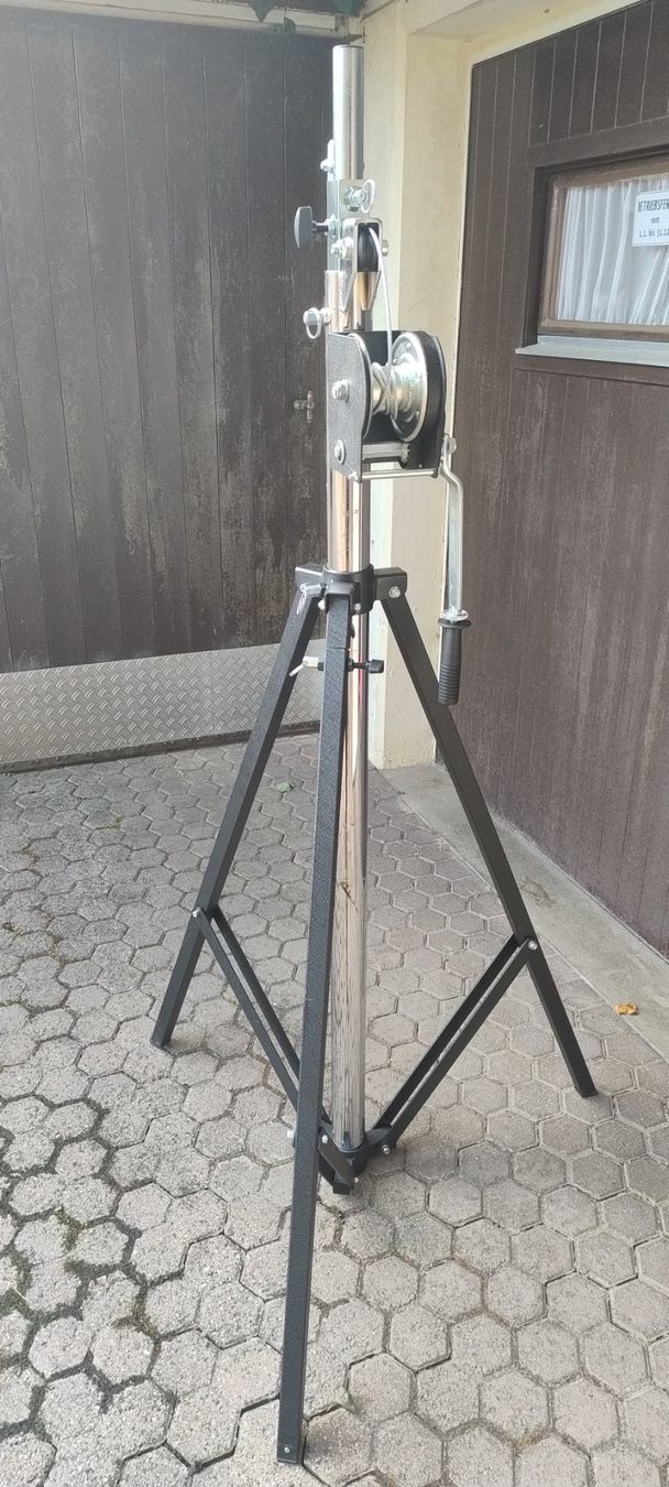 Tralicci: Varytec Wind Up Stativ 2 Stk in passendem Spezialcase – Usato da Hellikon venduto da Graefin06 1