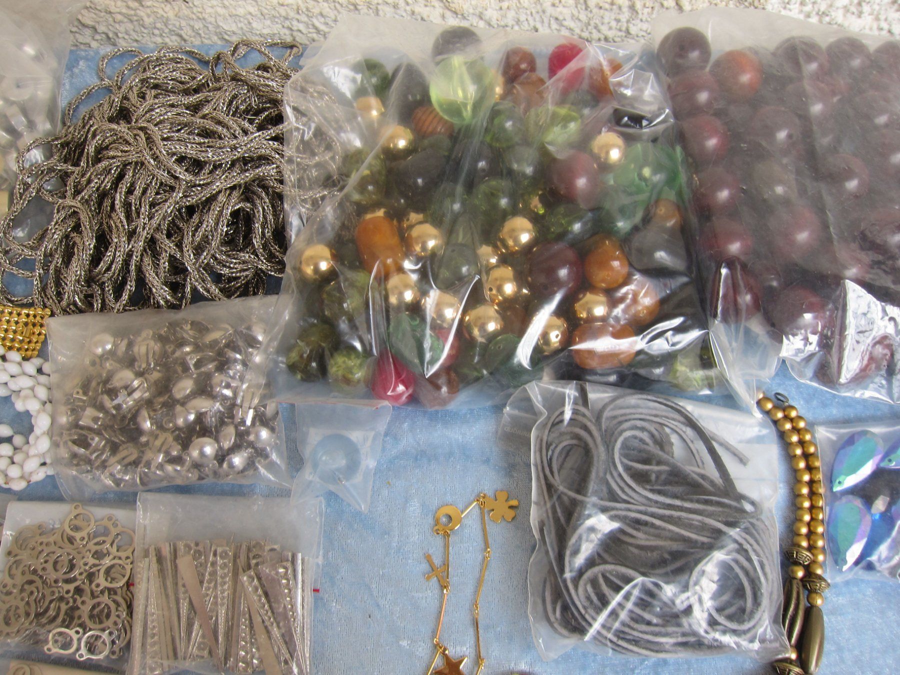 Autres bijoux: Modeschmuck Bastel Lot Defekt – Défectueux à Regensdorf par Eri8057 8