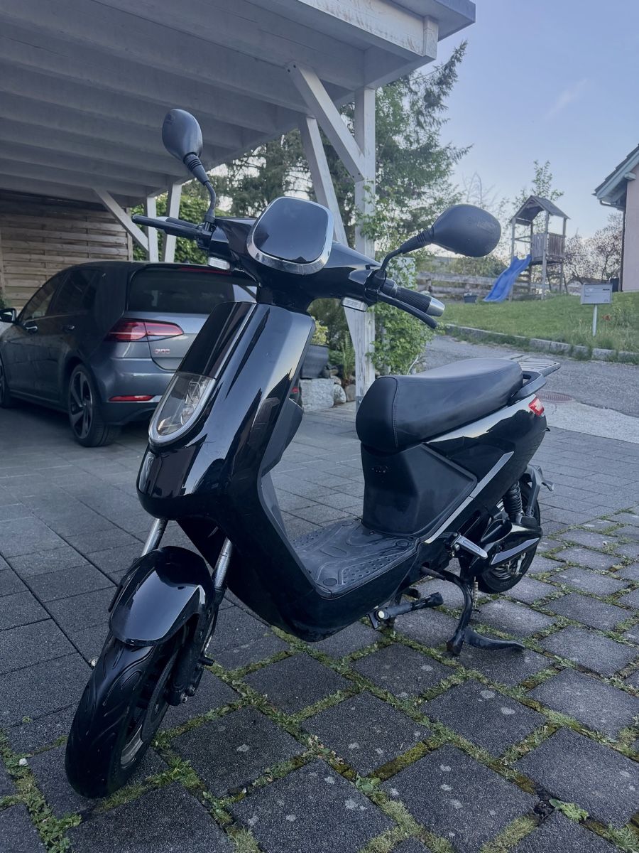 Elektromobile: Elektro Roller – Gebraucht aus Kölliken von eme_8r9d 3