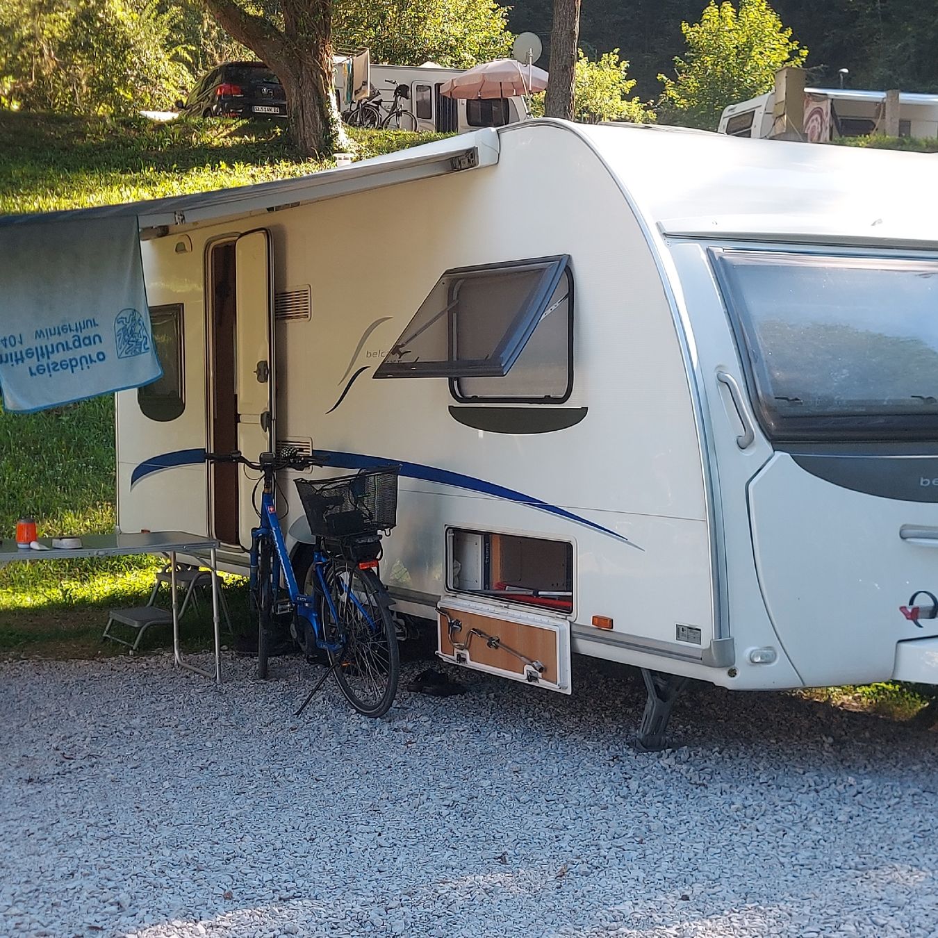 Bürstner Véhicules de camping: Bürstner Wohnwagen mit Einzelbetten – D'occasion à Widnau par Martinmaa 1