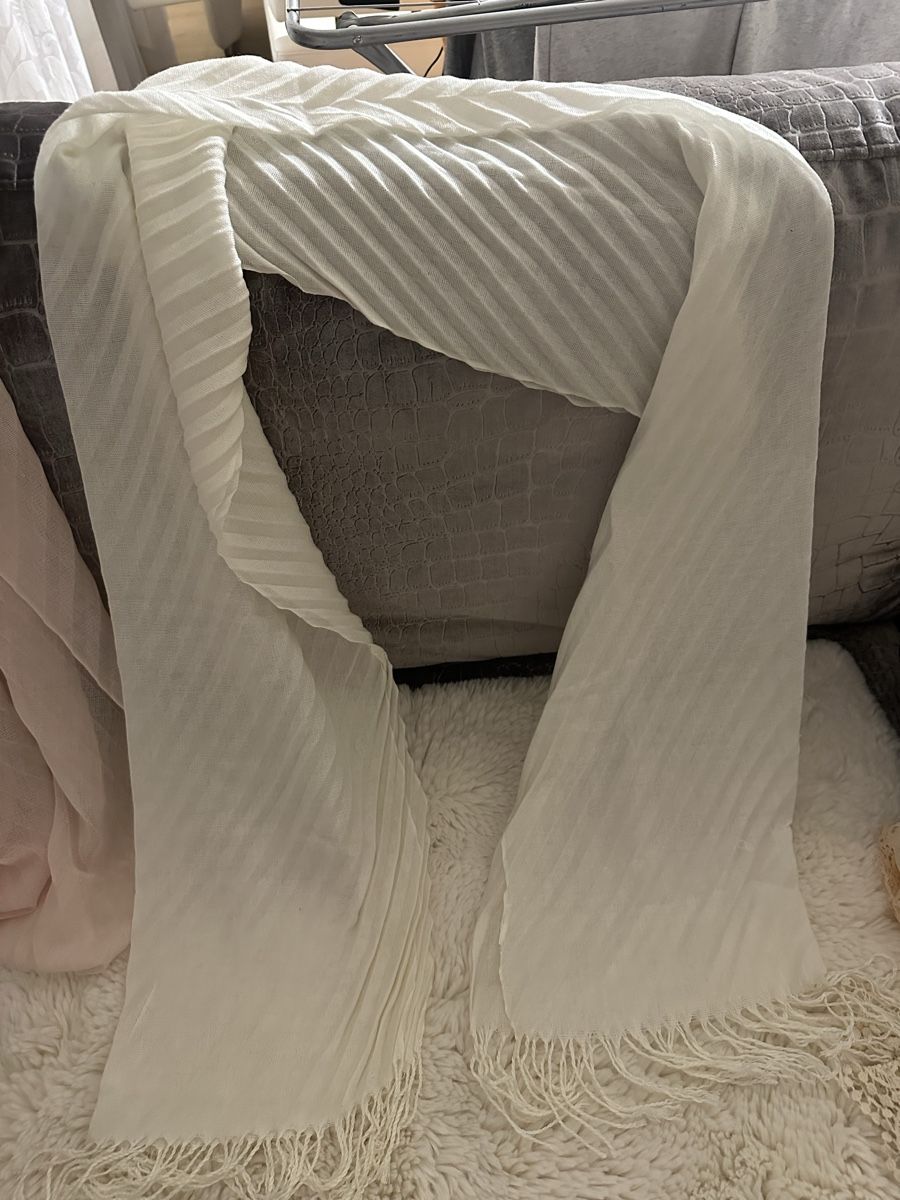 H&M Foulard & Sciarpe: 🧣 Schal – Usato da Sevelen venduto da Stopglobal. 4