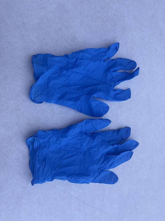 Guanti & manicotti: Gants nitrile bleu jetable  – Usato da Châtel -St-Denis venduto da pau_6vkd 3