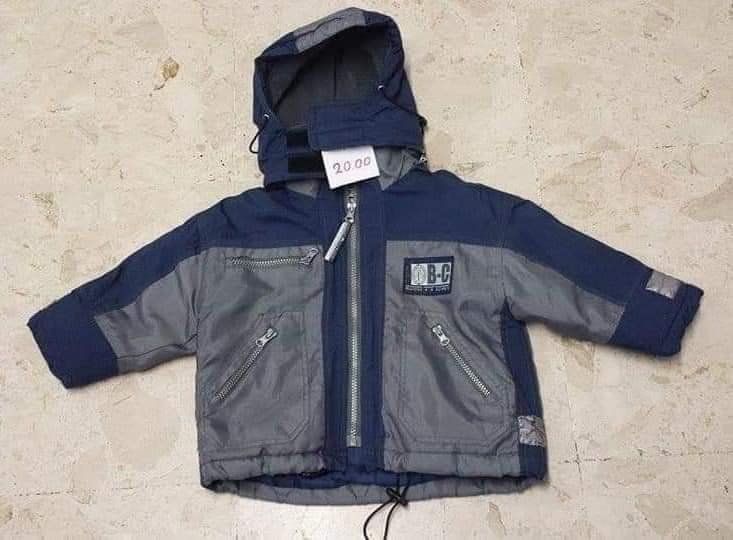 Vestes & Manteaux: Grandeur 86 – D'occasion à Couvet par Pioune