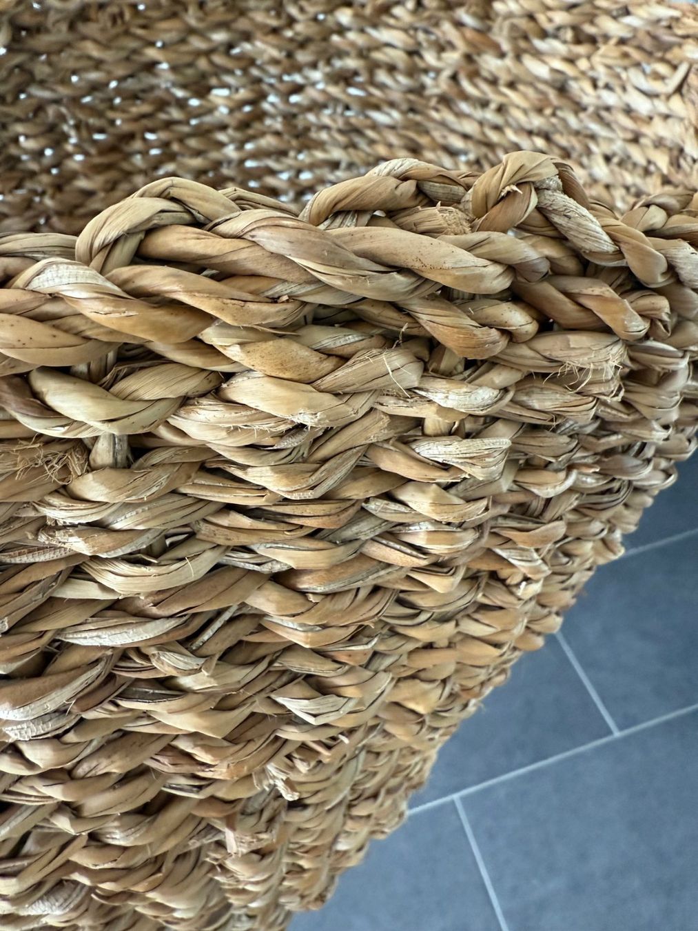 Altro per la casa: Strandkorb mit langen Henkeln, eher schweres Material, Neu – Nuovo (secondo la descrizione) da Eggersriet venduto da Swiss2909 3