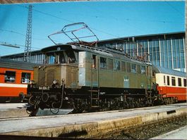 DB Elektro-Mehrzwecklok 144 024-7 im Hbf München am 3 III 79