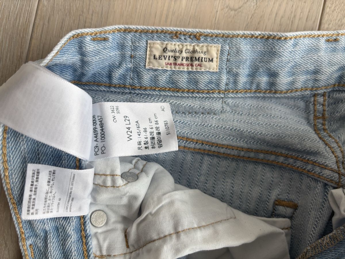 Levi's Jeans: Levi's 501 Jeans hellblau Grösse W24 L29 – Nuovo (secondo la descrizione) da Fehraltorf venduto da lea_9bt5 2